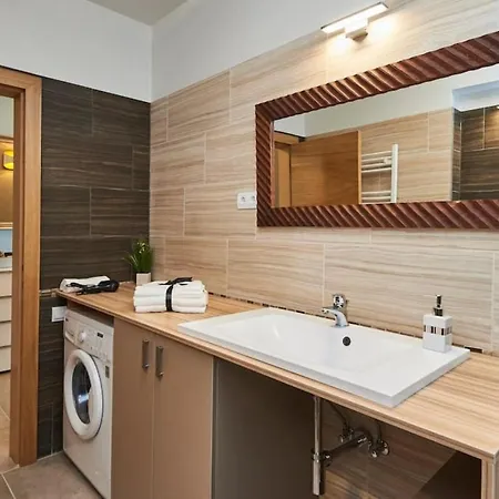 Orangehomes Fantastic 3 Bedrooms Dohany Street דירה *