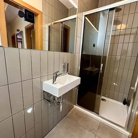 Orangehomes Fantastic 3 Bedrooms Dohany Street *