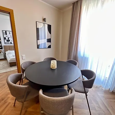 Apartment Orangehomes Fantastic 3 Bedrooms Dohany Street Budapest